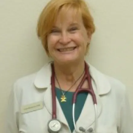 Dr. Linda Mackinnon at Channel Islands Veterinary Hospital / Las Posas Veterinary Medical Center 